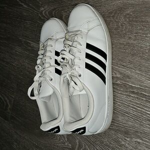 Adidas Mens White And Black Athletic Shoes. Size Mens 12!!